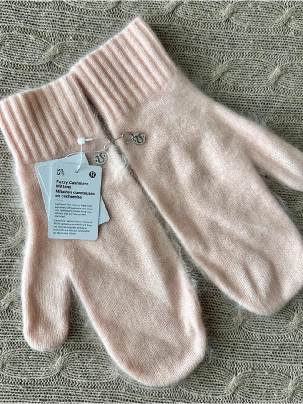 NWT Lululemon Fuzzy Cashmere Mittens, Butter Pink, M/L